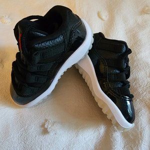 Nike Kids' Toddlers Air Jordan 11 Retro Low 72-10 (5c)